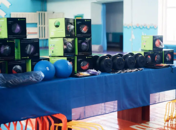 Спортивний інвентар на понад 200 тисяч гривень отримав Кам’янець-Подільський